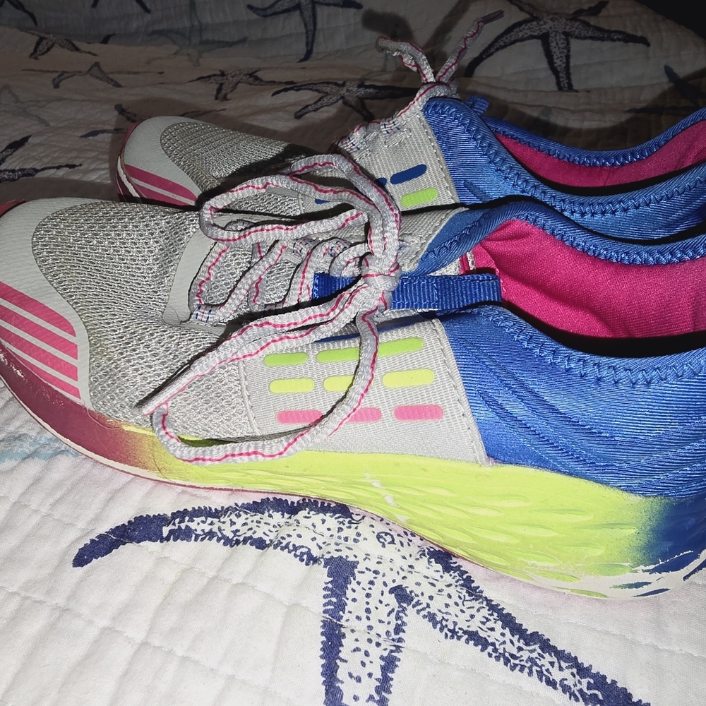 Girls sneakers